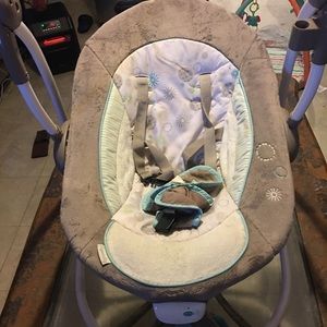 Baby cradle swing